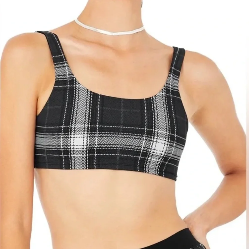 Alo yoga sports bra size M